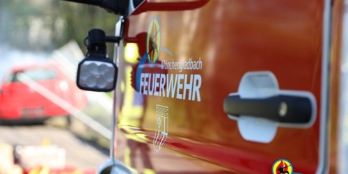 Feuerwehr Mönchengladbach: FW-MG: Austritt einer größeren Menge Dieselkraftstoff