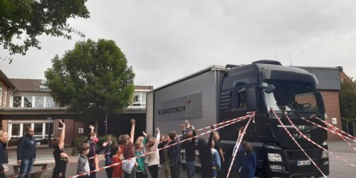 Polizei Coesfeld: POL-COE: Senden, Dietrich-Bonhoeffer-Schule/ Grundschüler erforschen "toten Winkel"