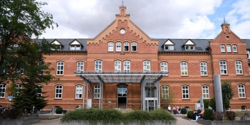 Ilm-Kreis-Kliniken: Thüringens erster Hebammenkreißsaal in Arnstadt eröffnet