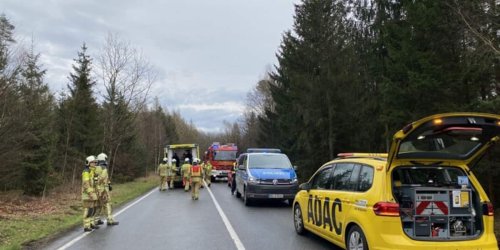 Feuerwehr Dresden: FW Dresden: Verkehrsunfall und Wohnungsbrand mit Verletzten