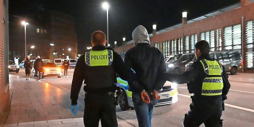 Verstörende Szenen in Nürnberg: Mann greift gleich mehrfach Autofahrer an
