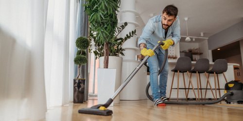 Haushalt: Darf man am Sonntag staubsaugen? Das sagt das Gesetz