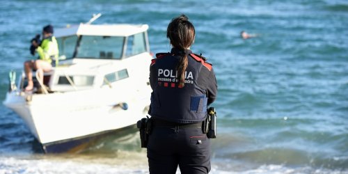 Bei dem Sturmtief „Nelson“: Drama in Spanien: Deutscher will Teenager aus Meer retten - beide tot