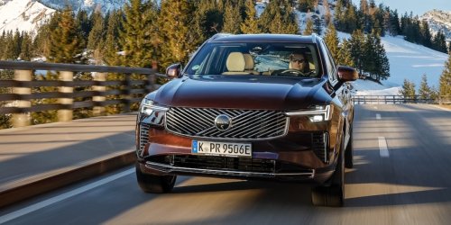 Fahrbericht Volvo XC90 T8 PHEV AWD: Mit dem neuen XC90 surft Volvo zwischen Elektro- und Verbrenner-Welt