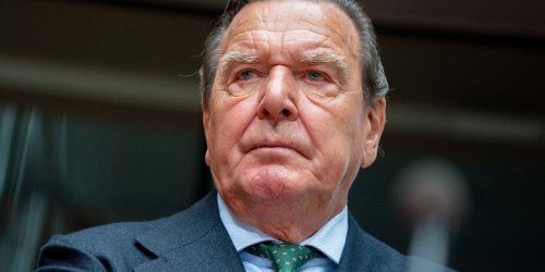 Entscheidung im Haushaltsausschuss: Antrag der Ampel: Ex-Kanzler Schröder soll noch in dieser Woche seine Privilegien verlieren