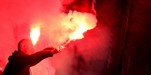 Fan-Zoff nach HSV-Spiel: Bei Holstein Kiel brennt der Baum