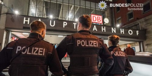 Hauptbahnhof München: Brutal! 23-Jährige reißt Frau ein Augenlid ab und knallt sie gegen Schließfach