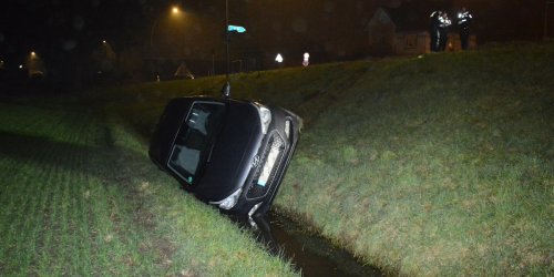 Hamburg: Polizei findet verlassenes Auto im Graben – Unfall gibt Rätsel auf