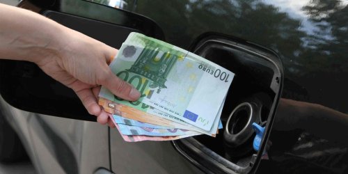 Diesel-Schock: Autofahrern droht jetzt gleich viermal der Grünen-Preishammer