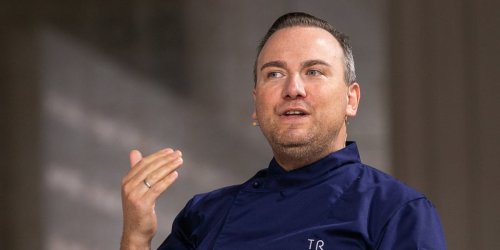 Tim Raue sauer: Sternekoch platzt vor Wut, weil Zucker in Deutschland nicht verboten ist