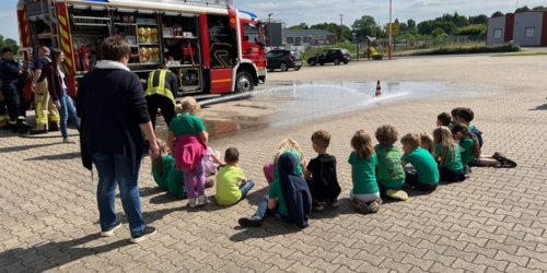 Freiwillige Feuerwehr Alpen: FW Alpen: Brandschutzerziehung der Vorschulkinder aus Menzelen