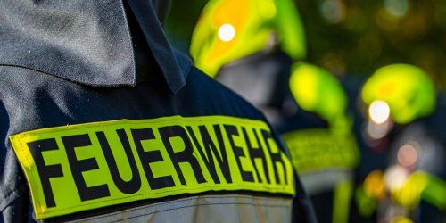 Rosenheim: Brand in Mehrfamilienhaus greift auf Nachbarhaus über