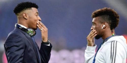 Warum Fußballer oft die Hand vor den Mund nehmen