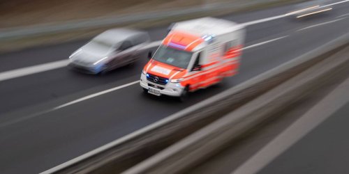Gotha: Drei Schwerverletzte nach Auffahrunfall auf Autobahn 4