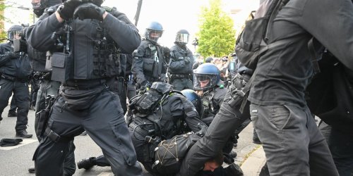 Proteste: Polizei: «Massive Ausschreitungen» im Leipziger Süden