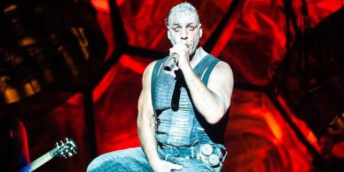 Werden weiter Frauen „rekrutiert“?: Betroffene warnt Frauen auf Rammstein-Konzert vor „Frau mit hellroten Haaren“