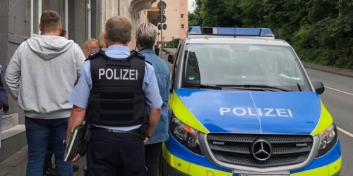 Polizei Hagen: POL-HA: Gemeinsamer Kontrolleinsatz von Stadt Hagen und Polizei Hagen - Problemimmobilien in Altenhagen überprüft