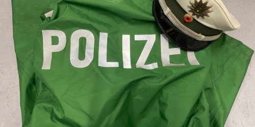 Bundespolizeidirektion Sankt Augustin: BPOL NRW: Täuschend echtes Kostüm - Bundespolizei stellt falschen Polizisten in Köln fest