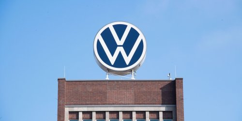 Automobilkonzern: VW steigert 2022 Betriebsgewinn - Lieferprobleme bleiben