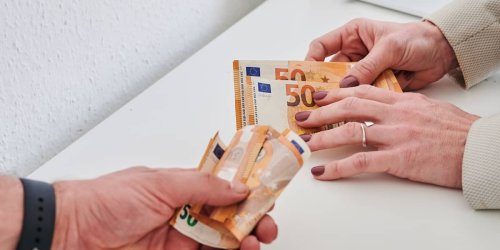 Gender Pay Gap seit 2020 gleichbleibend: Frauen in Deutschland verdienen weiterhin rund 18 Prozent weniger als Männer