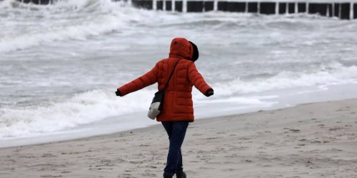 Wetterlage im Ticker: Sturmfront zieht über Deutschland! Alarmstufe Rot in 27 Kreisen