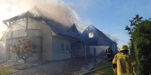 Cloppenburg: Einfamilienhausbrand in Garrel: Halbe Million Euro Schaden