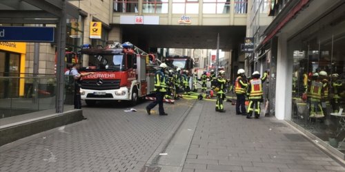 Feuerwehr Bochum: FW-BO: Feuer in einem Imbiss in der Bochumer Innenstadt