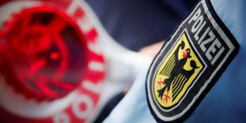 Bundespolizeidirektion Sankt Augustin: BPOL NRW: Bundespolizei vollstreckt Haftbefehl am Flughafen Niederrhein in Weeze