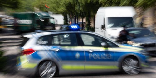 Besorgter Anrufer: Zeuge beobachtet vermeintlichen Pornodreh mitten in München - Polizei greift ein