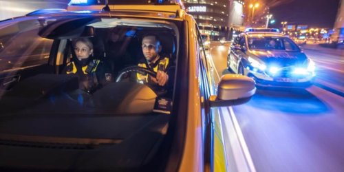 Polizei Mettmann: POL-ME: Jugendliche Rollerfahrer flüchten - Polizei setzt Hubschrauber ein - Wülfrath - 2404005