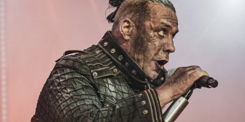„Hunderte Mädchen betroffen“: YouTuberin bekräftigt Vorwürfe gegen Rammstein-Sänger Till Lindemann