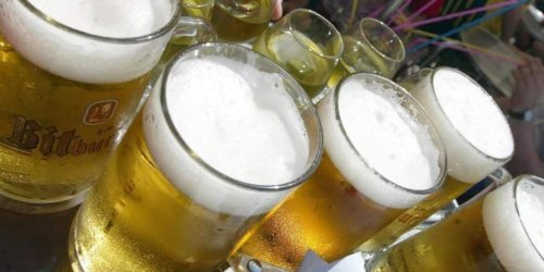 Auf Mallorca: Fußballer trinken 600 Bier zum Frühstück - dann gehen sie feiern