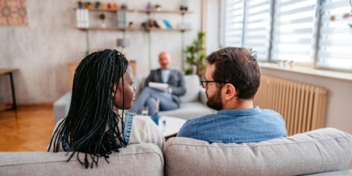 Paartherapeuten erklären: Die vier Anzeichen einer echten Beziehungskrise – und was helfen kann