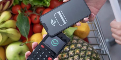 Sichere Transaktionen: Kontaktlos zahlen im Supermarkt: Was man beachten sollte