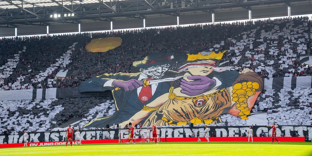 Verein verteidigt Vorgehen: „Der nächste Skandal“: NRW-Minister verurteilt Kölner Messer-Choreographie