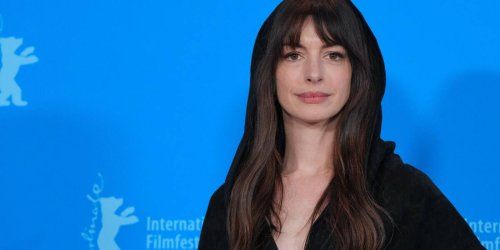 Leute: Anne Hathaway und Michaela Coel drehen Pop-Musik-Drama