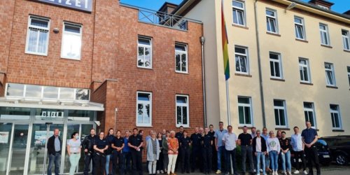 Polizeiinspektion Nienburg / Schaumburg: POL-NI: Landkreis - Polizei, Stadt und Landkreis zeigen Flagge gegen Homo-, Bi-, Inter- und Transphobie