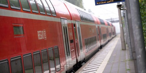 Leipzig: Reizgas im Regionalzug: Großeinsatz