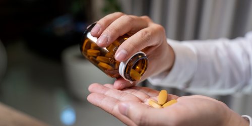 Jeder 3. Deutsche schluckt sie: Immunologe warnt vor Vitaminpillen - nur eine empfiehlt er