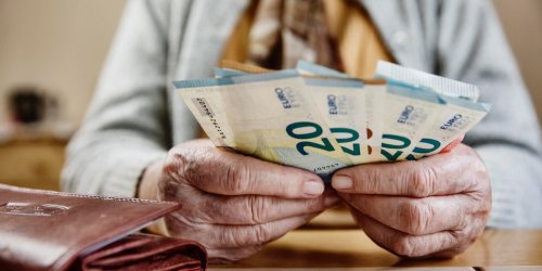 Rentnerin hilft frierendem Obdachlosen und muss 400 Euro Strafe zahlen