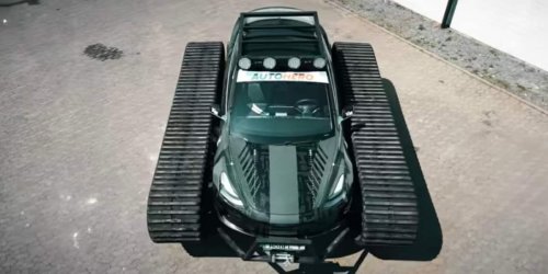 Deutsche bauen Tesla-Panzer: Irres Youtube-Video von Ketten-Model 3 aufgetaucht
