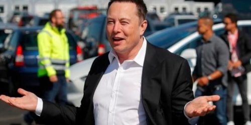 „Nerv nicht!“: Tesla-Werk brennt und Elon Musk serviert Mitarbeiter einfach ab