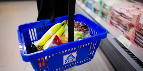 Aldi, Lidl, Rewe und Edeka: Heftiger Preiskampf im Supermarkt - welche Produkte jetzt günstiger werden
