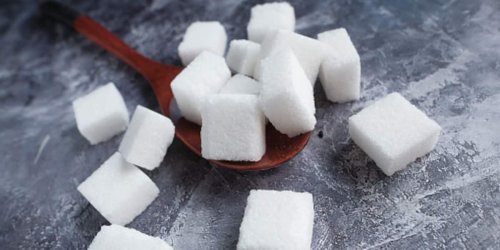 AGEs: Wie Zucker Sie schneller altern lässt und die Gesundheit gefährdet