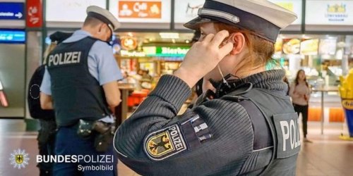 Bundespolizeiinspektion Kassel: BPOL-KS: Frau attackiert Polizisten nach Fahrgelddelikt