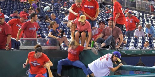 Major League Baseball: Schüssen vor Stadion: Fans fliehen bei MLB-Partie der Washington Nationals