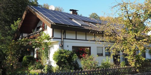 Experte zur eigenen Solaranlage: Sie rechnet sich immer – das Warten kostet Geld