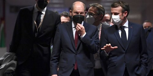 Treffen in Berlin: Während Putin zündelt, erteilt Macron Kanzler Scholz eine außenpolitische Lehrstunde