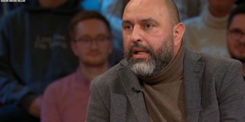 Serdar Somuncu provoziert in RTL-Talk: "Morgens duzen wir Lehrer, abends wechseln wir unser Geschlecht"