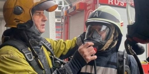 Feuerwehr Lennestadt: FW-OE: Feuerwehr Lennestadt absolviert Gasbrandausbildung - Firmen Traicon und Westenergie unterstützen lokale Einsatzkräfte in Lennestadt